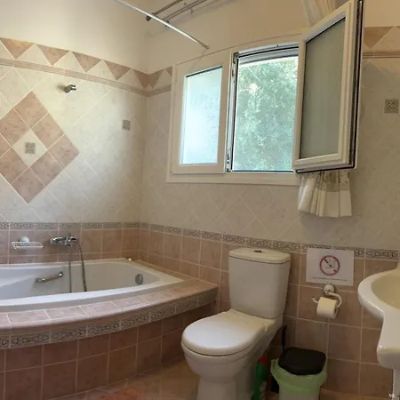 Mariza's View House Apartment Lákones