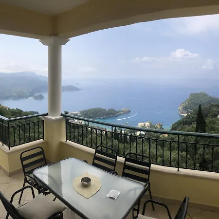 Mariza's View House * Lákones