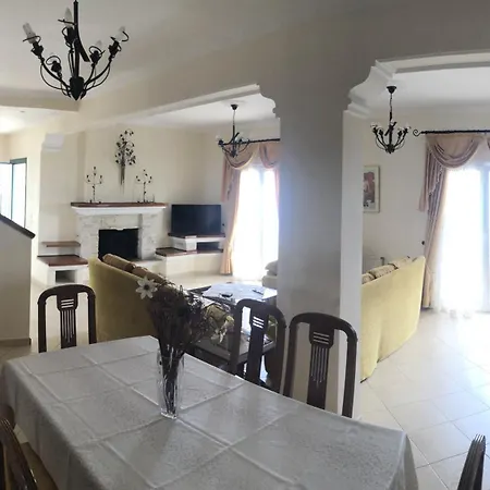 アパート Mariza's View House