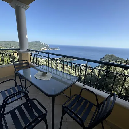 Mariza's View House * Lákones