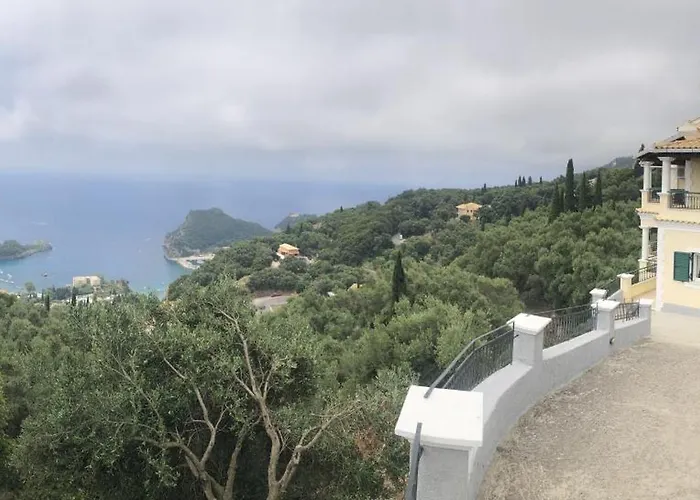 Mariza's View House * Lákones