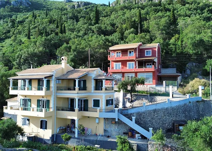 Mariza's View House * Lákones