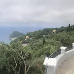 Mariza's View House * Lákones