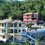 Mariza's View House * Lákones