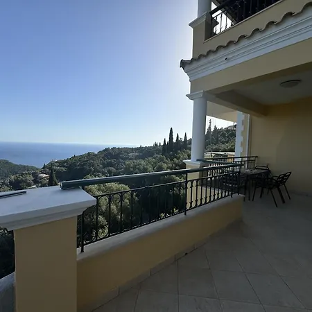 Mariza's View House * Lákones