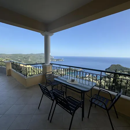 Mariza's View House * Lákones